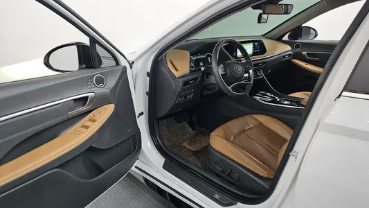 Hyundai (DN8) 2.0 2022 10