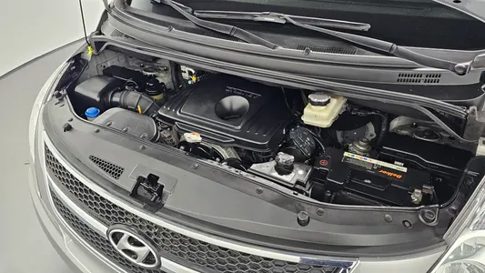 Hyundai Grand Starex 5 2015 6
