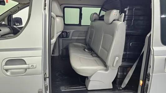 Hyundai Grand Starex 5 2015 11