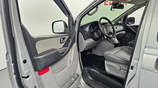Hyundai Grand Starex 5 2015 10