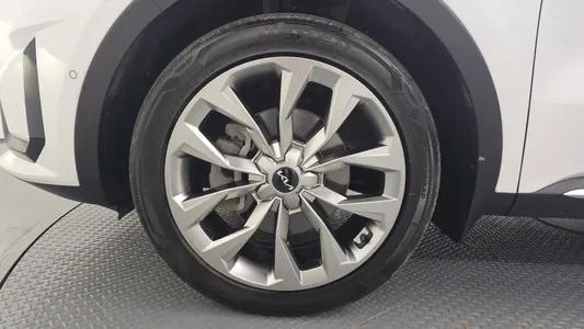 Kia 4 2.2 4WD 2023 5