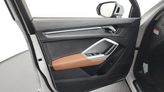 Audi Q3 (F3) 35 TDI 2023 24