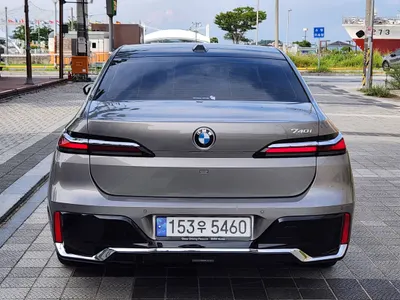 BMW 7 Series (G70) 740i sDrive M 2023 4