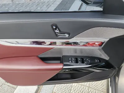 BMW 7 Series (G70) 740i sDrive M 2023 8