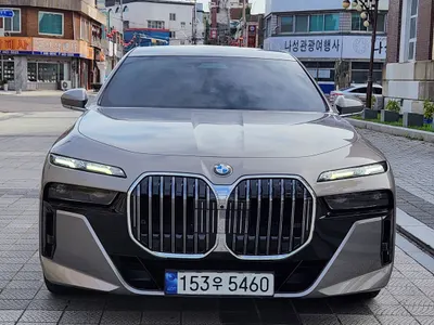 BMW 7 Series (G70) 740i sDrive M 2023