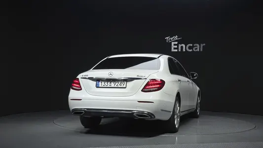 Mercedes-Benz E-Class W213 E300 4MATIC 2018 4