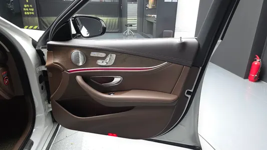 Mercedes-Benz E-Class W213 E300 4MATIC 2018 24