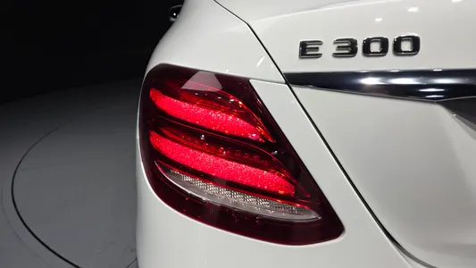 Mercedes-Benz E-Class W213 E300 4MATIC 2018 23