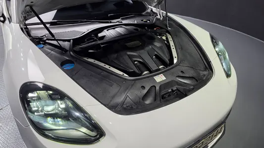 Porsche (971) 2.9 AWD E- 2019 6