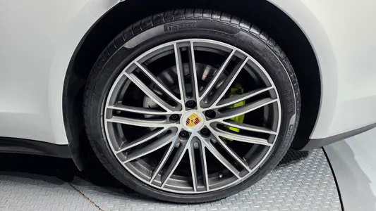 Porsche (971) 2.9 AWD E- 2019 21
