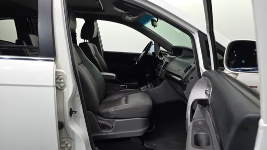 KG Mobility 코란도 투리스모 4WD TX 9 2015 11