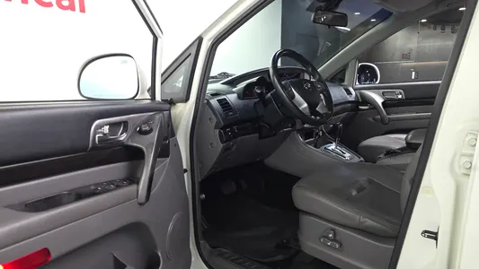 KG Mobility 코란도 투리스모 4WD TX 9 2015 10