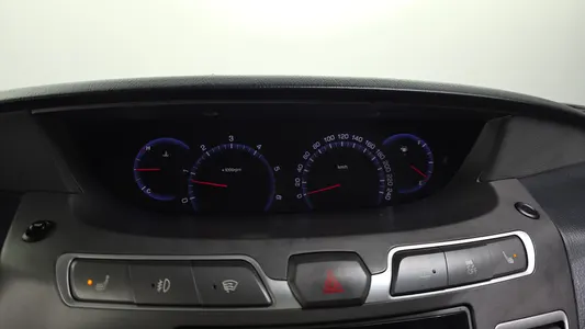KG Mobility 코란도 투리스모 4WD TX 9 2015 28