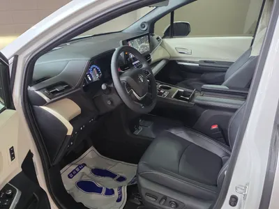 Toyota 4 2.5 2WD 2025 10