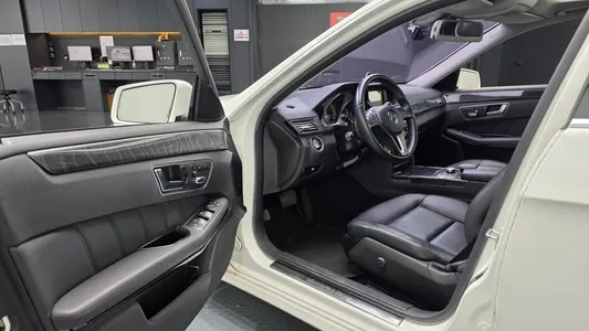 Mercedes-Benz E-Class W212 E220 CDI 2013 10