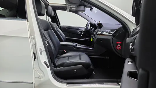 Mercedes-Benz E-Class W212 E220 CDI 2013 26