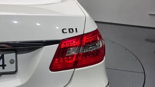 Mercedes-Benz E-Class W212 E220 CDI 2013 23