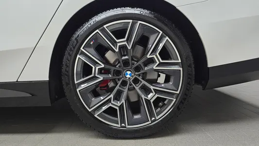 BMW 5 Series (G60) 530i xDrive M 2025 21
