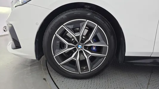 BMW 5 Series (G60) 520i M 2025 5