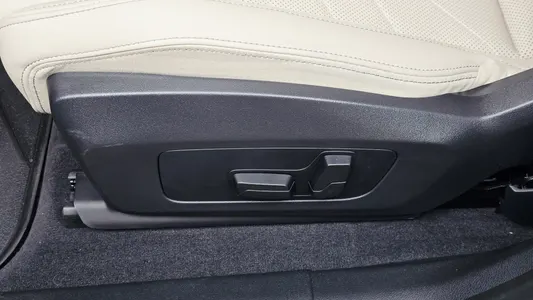 BMW iX2 (U10) eDrive 20 M 2024 29