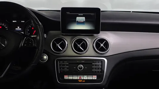 Mercedes-Benz GLA-Class X156 GLA220 2018 12