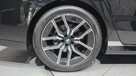 BMW 7 Series (G70) 740i xDrive M 2025 5