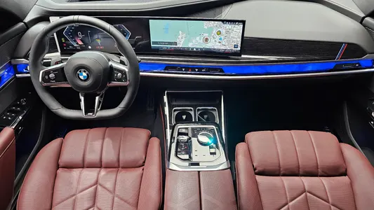 BMW 7 Series (G70) 740i xDrive M 2025 7