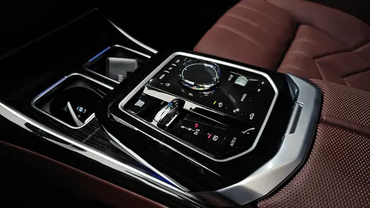 BMW 7 Series (G70) 740i xDrive M 2025 9