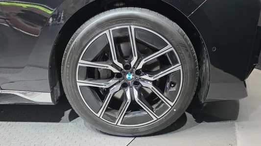 BMW 7 Series (G70) 740i xDrive M 2025 21