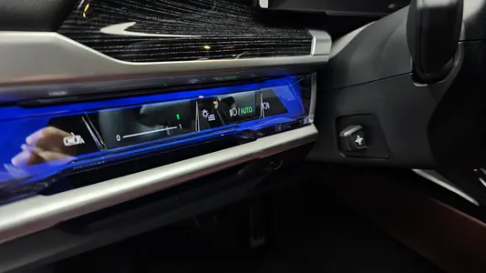 BMW 7 Series (G70) 740i xDrive M 2025 27