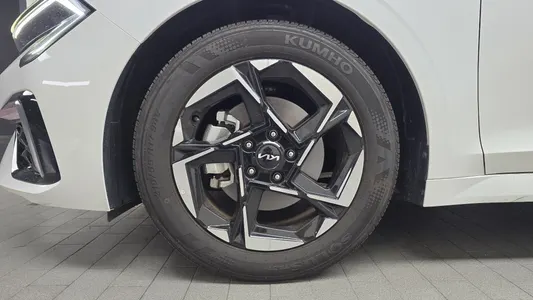 Kia K5 3 2.0 2025 5