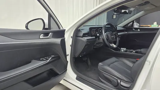 Kia K5 3 2.0 2025 10