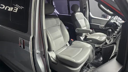 Hyundai Grand Starex 11 HVX 2013 12