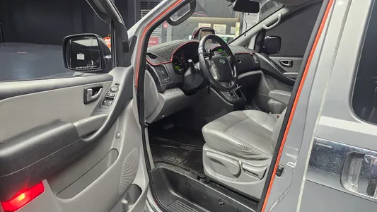 Hyundai Grand Starex 11 HVX 2013 10