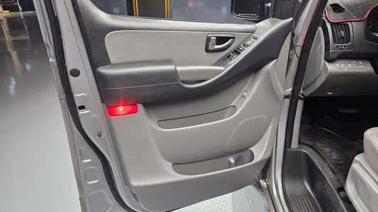 Hyundai Grand Starex 11 HVX 2013 24