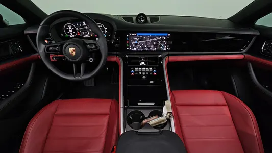 Porsche (976) 2.9 AWD 2025 7
