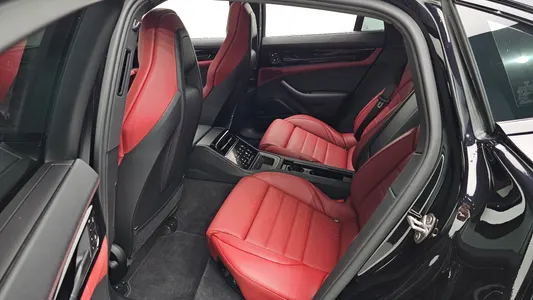 Porsche (976) 2.9 AWD 2025 11
