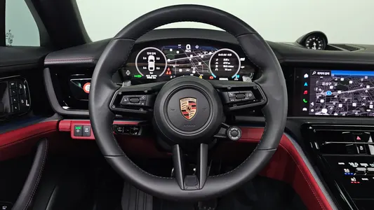 Porsche (976) 2.9 AWD 2025 12
