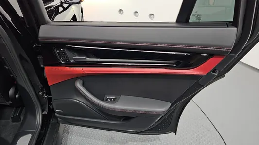 Porsche (976) 2.9 AWD 2025 25