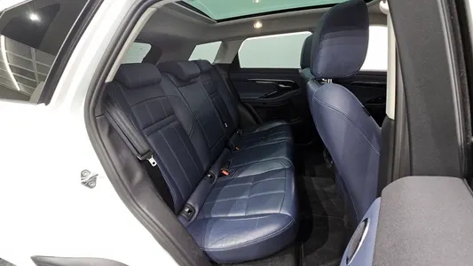 Land Rover 2 D180 SE 2020 11