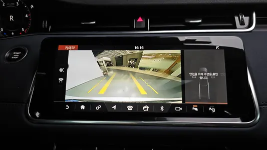 Land Rover 2 D180 SE 2020 15