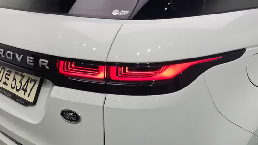 Land Rover 2 D180 SE 2020 23