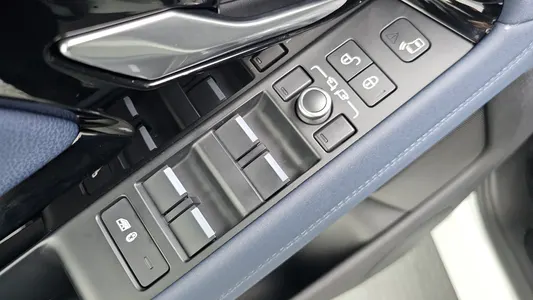 Land Rover 2 D180 SE 2020 28