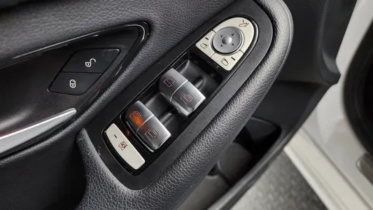 Mercedes-Benz C-Class W205 C200 2019 16