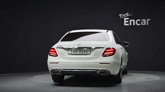 Mercedes-Benz E-Class W213 E300 2019 4
