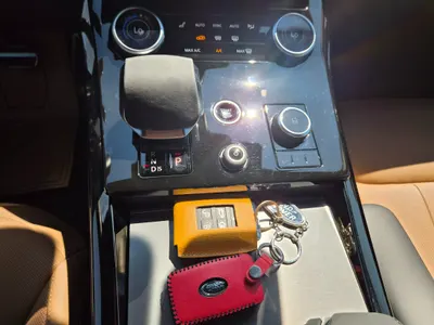 Land Rover 3 D300 HSE 2023 11