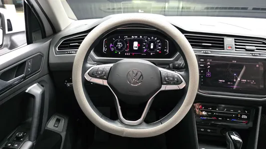 Volkswagen 2 2.0 TDI 4 2022 13