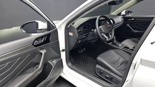 Volkswagen 7 1.5 TSI 2023 10