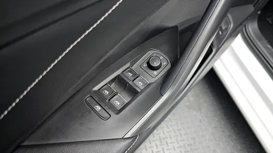 Volkswagen 7 1.5 TSI 2023 19