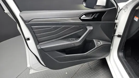 Volkswagen 7 1.5 TSI 2023 24